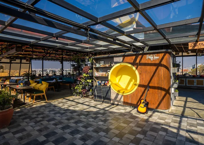 Flock Hostel *