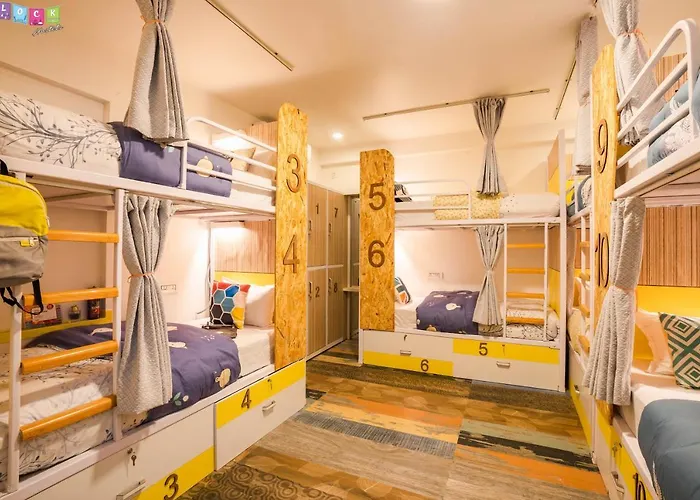 Hostel Flock *